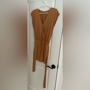 Women’s Tie-Waist Romper Size Small